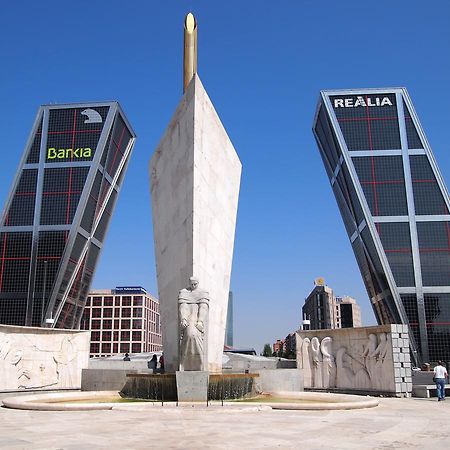 Atico Puerta De Europa Apartment Madrid Exterior photo